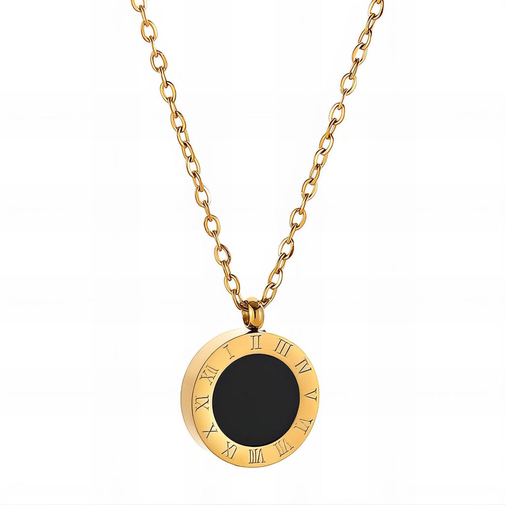 Roman Noir Pendant