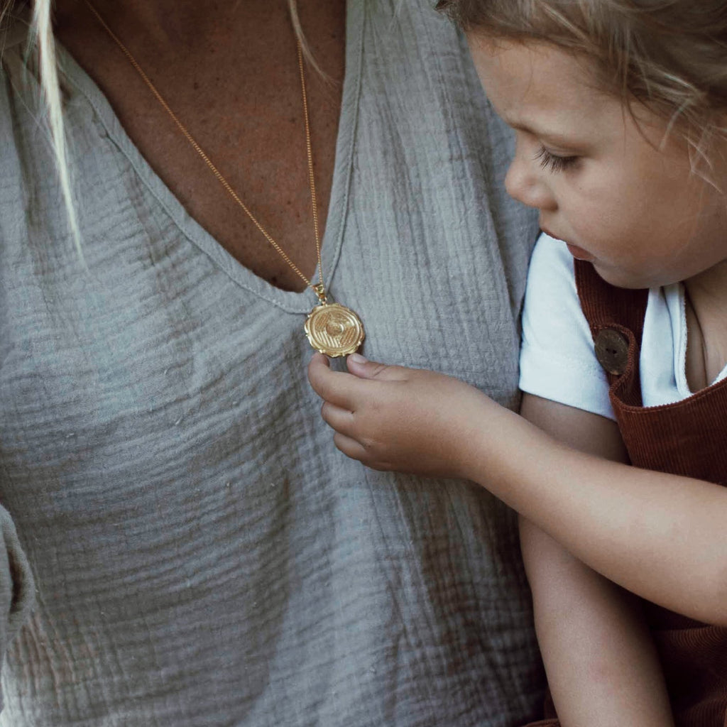 SERENA 'LOVE' NECKLACE PENDANT - GOLD