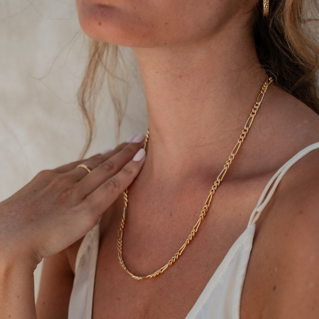 Minimalist Figari Chain Necklace - Gold