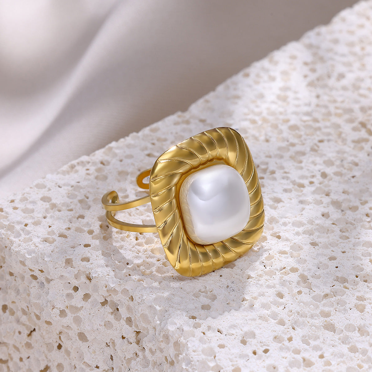 polygonal pearl ring