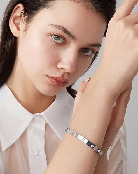 PUSCA Stylish Stone Bracelet - Silver