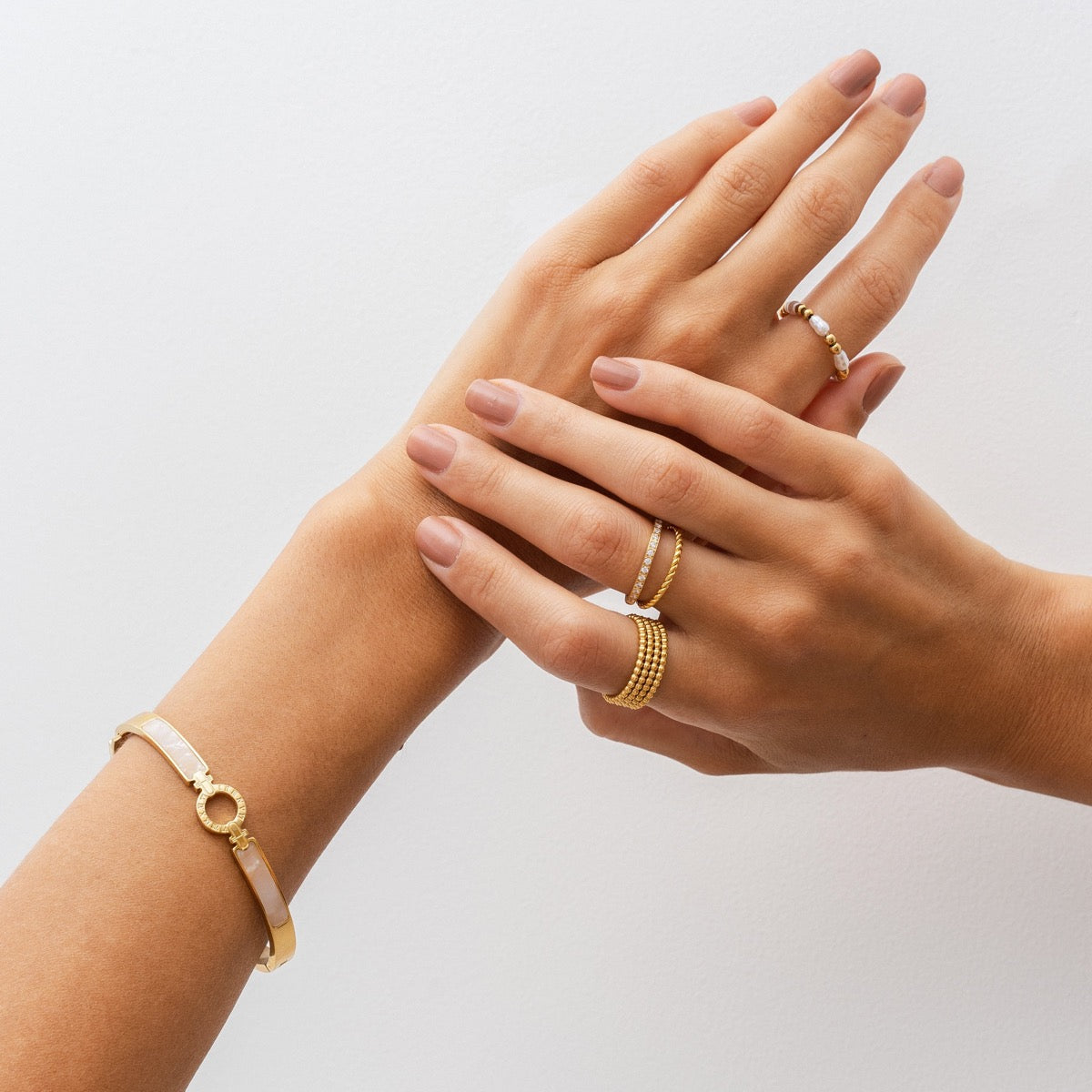 Aura Bangle Bracelet - Gold