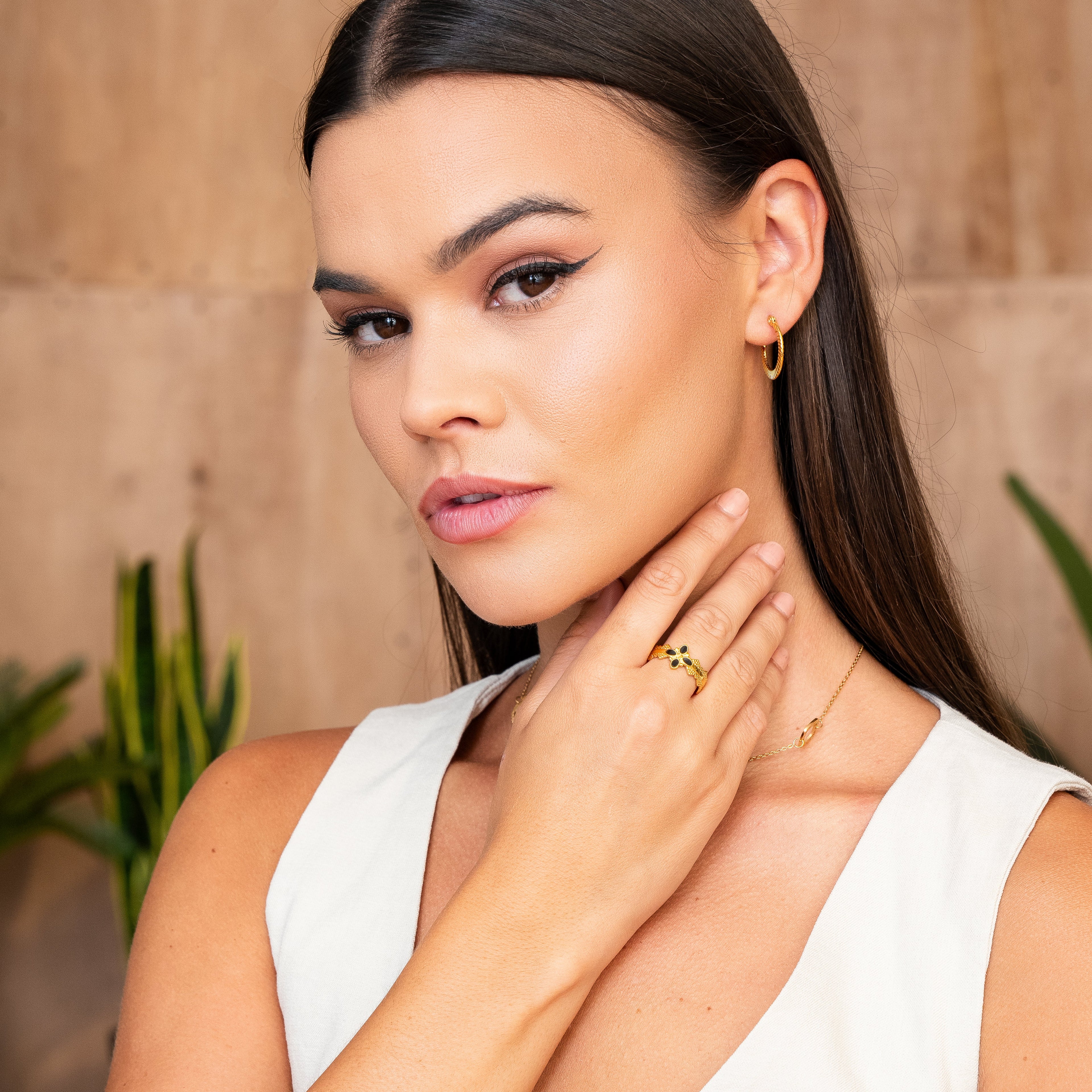 Catania Huggie Earrings - Gold