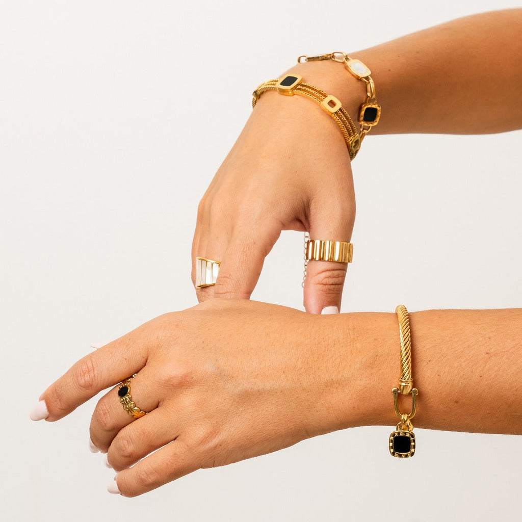 Squared Onyx Gears Bracelet - Gold
