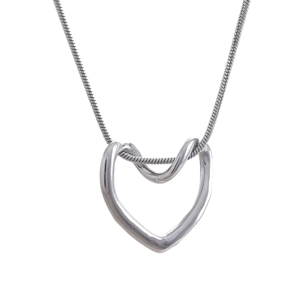 Amour Necklace