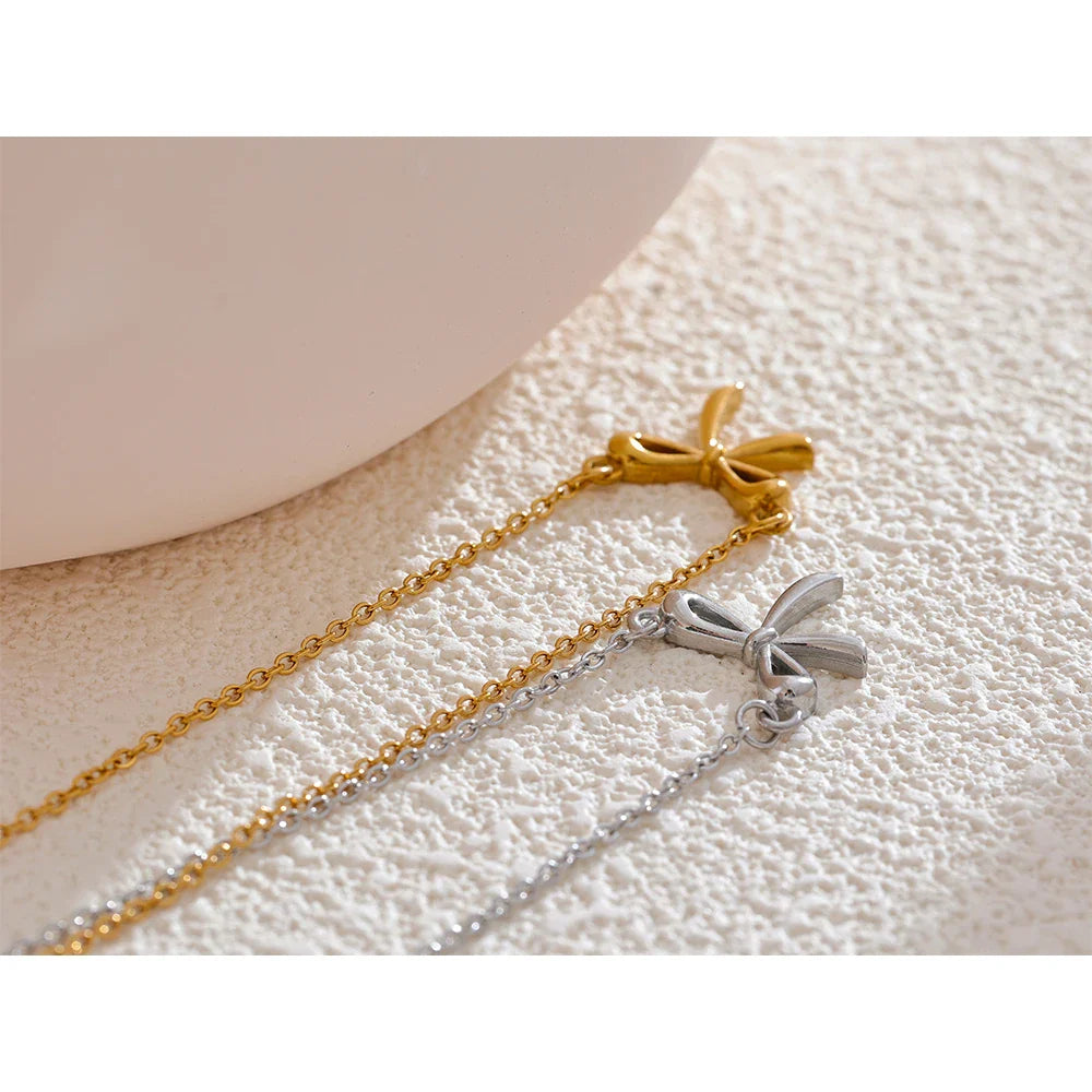 Bow Necklace