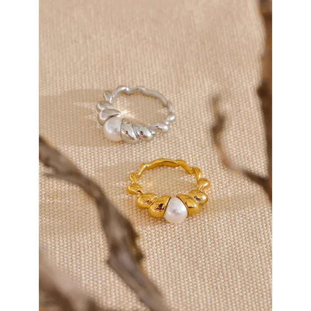 PUSCA Pearls Twisted Ring