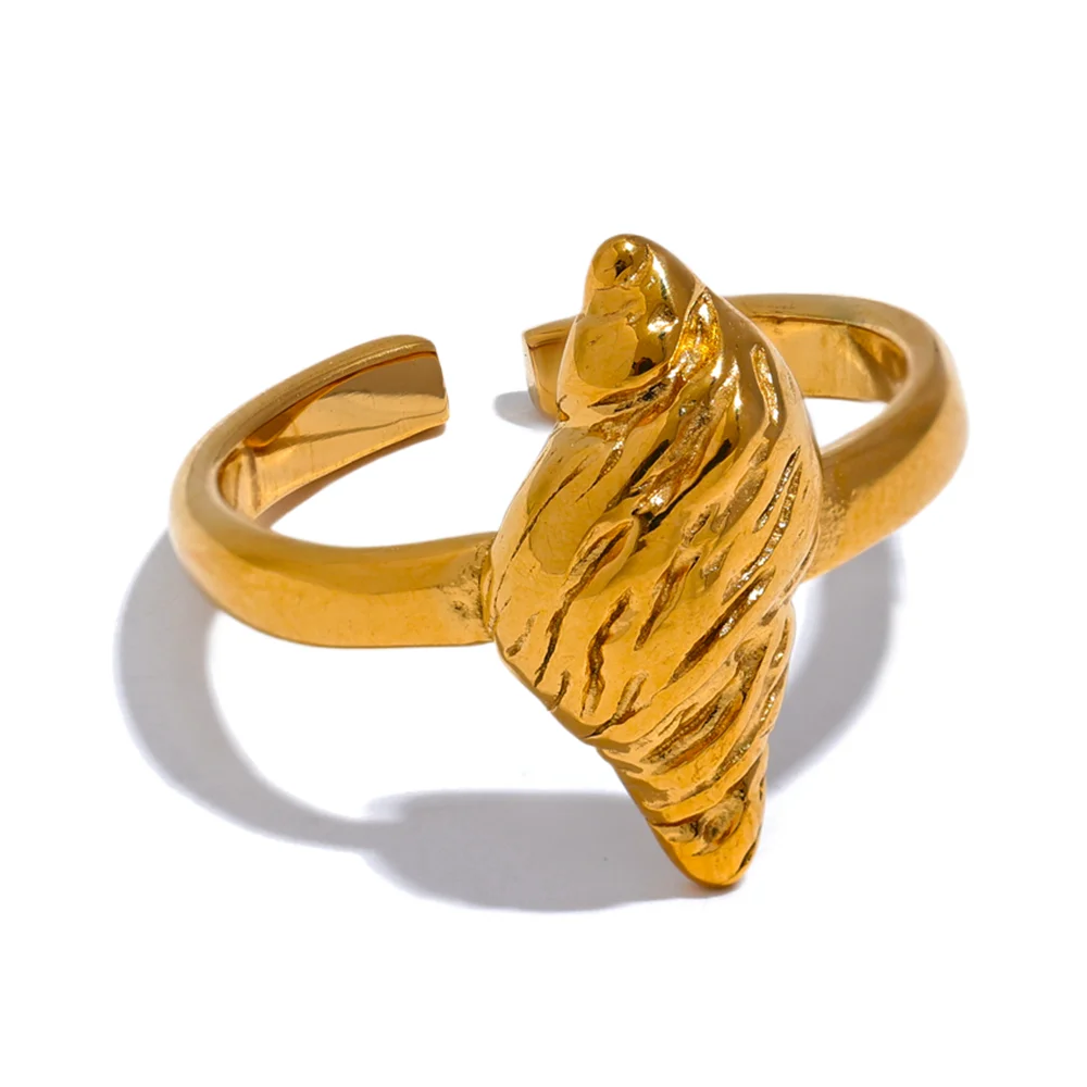 Croissant Ring