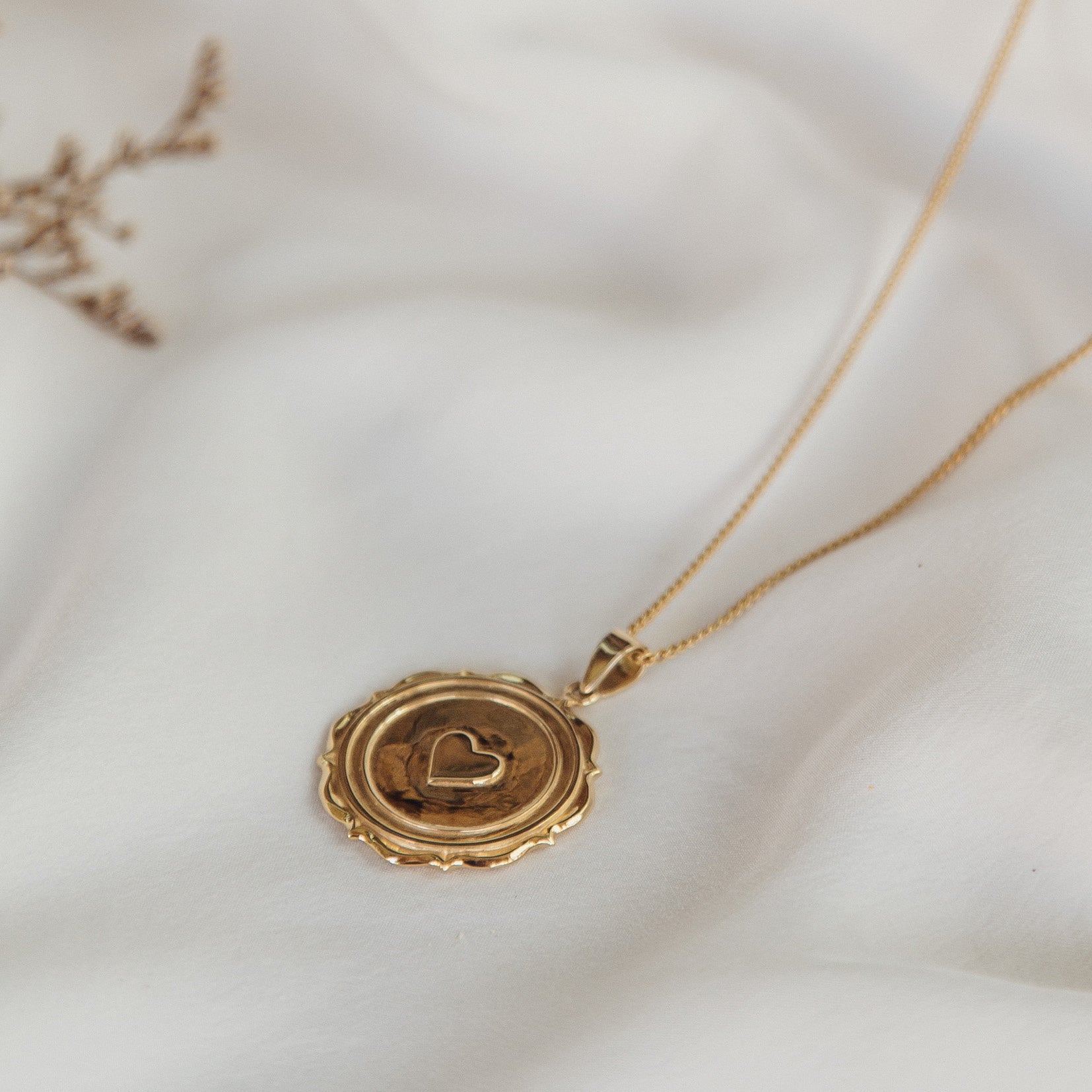 SERENA 'LOVE' NECKLACE PENDANT - GOLD