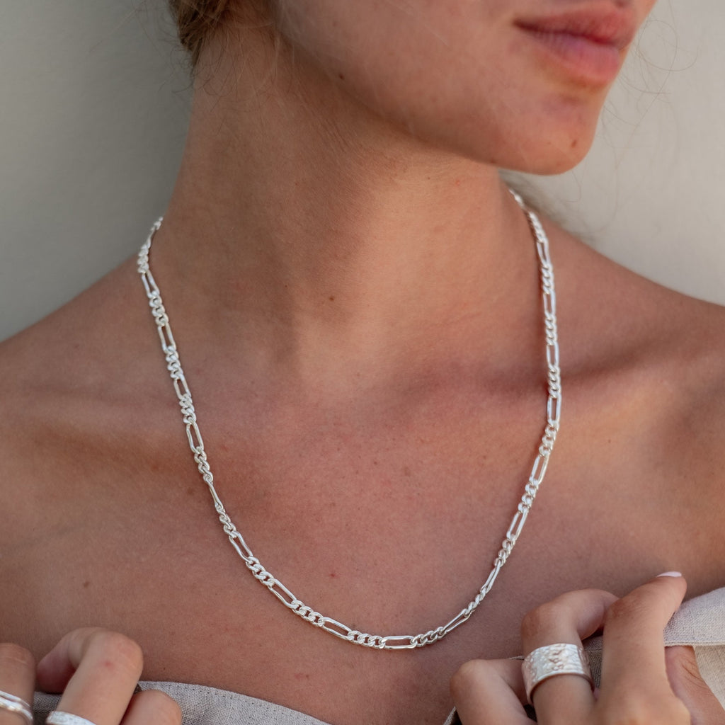 Minimalist Figari Chain Necklace - Silver