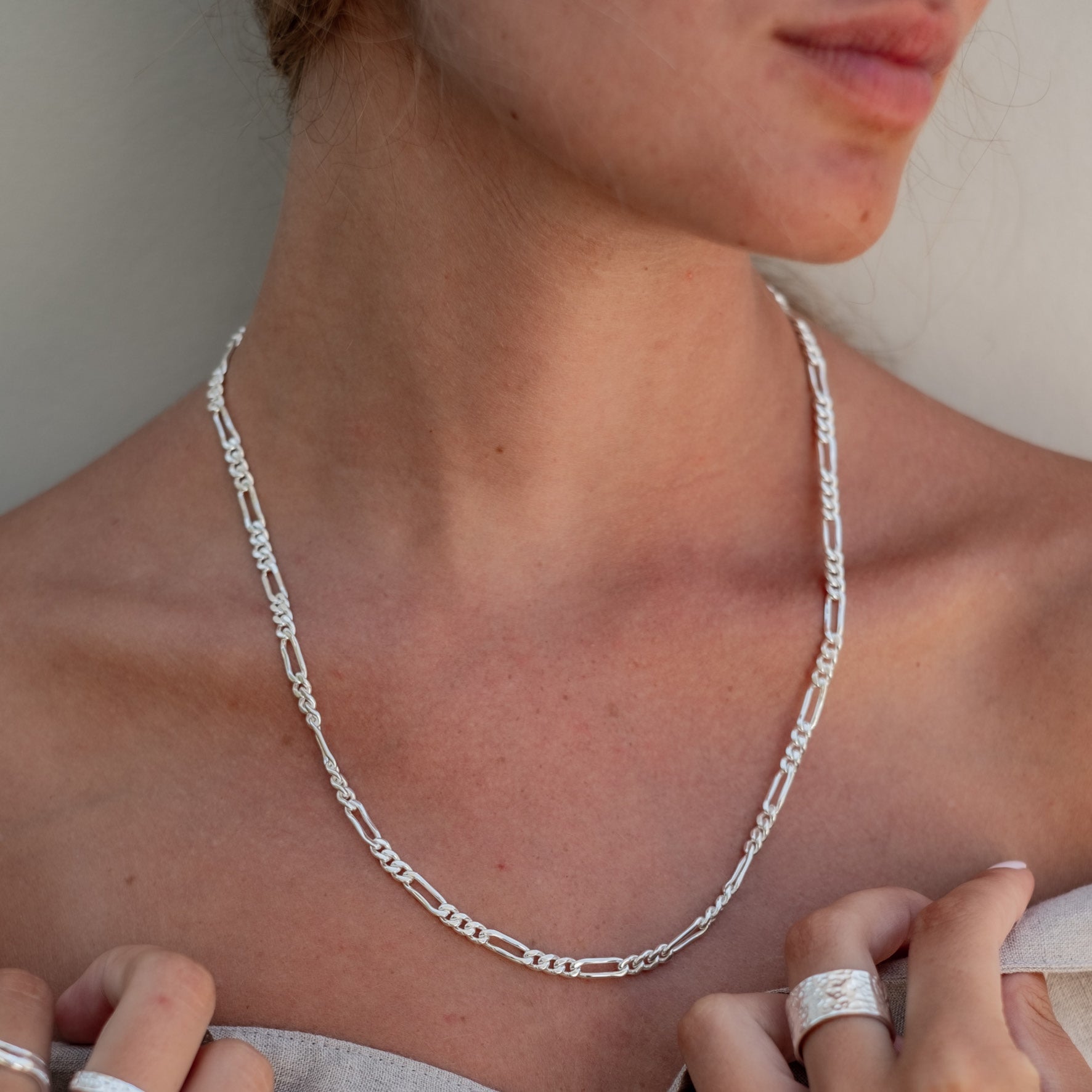 Minimalist Figari Chain Necklace - Silver