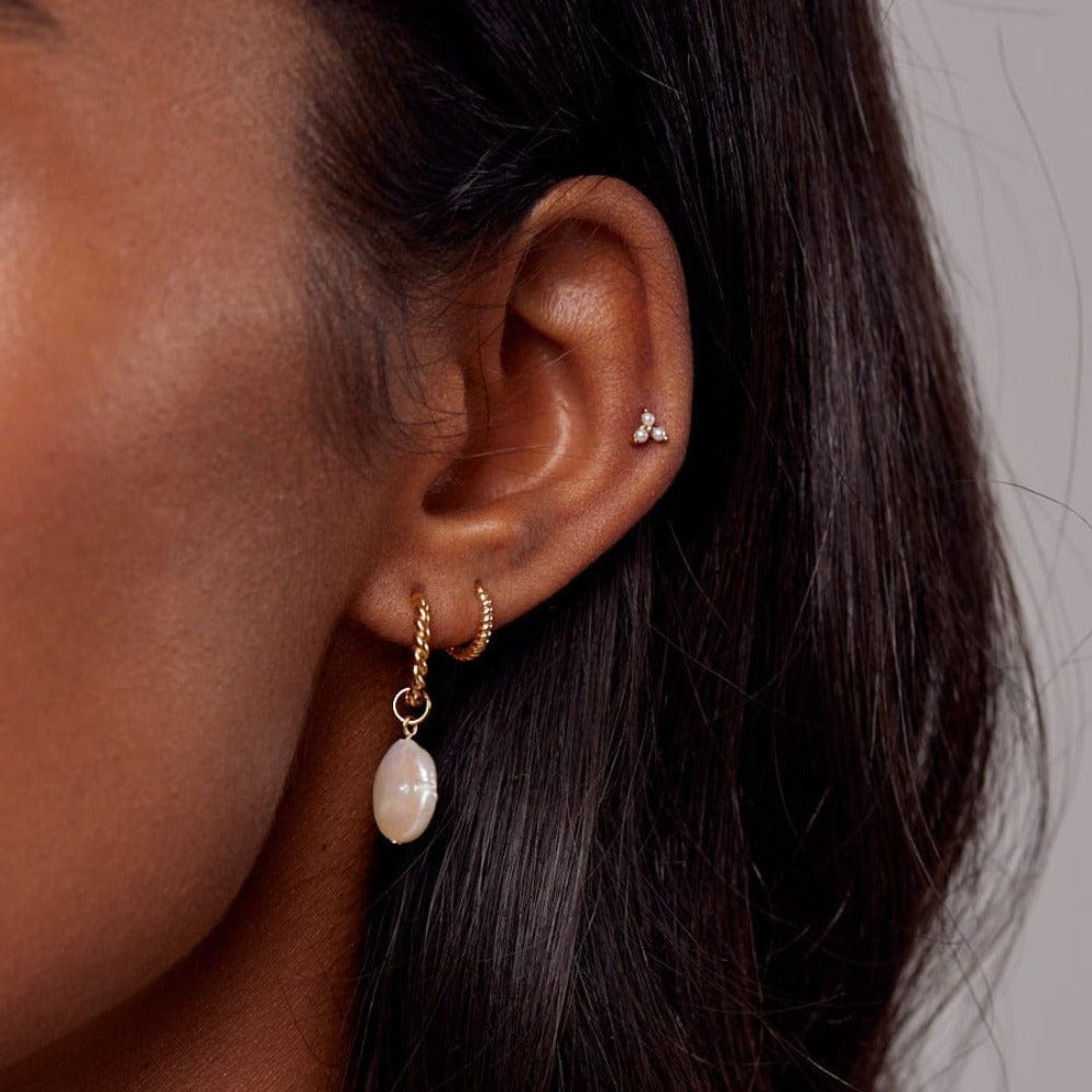 PUSCA  Pearl Trinity Cluster Labret Stud